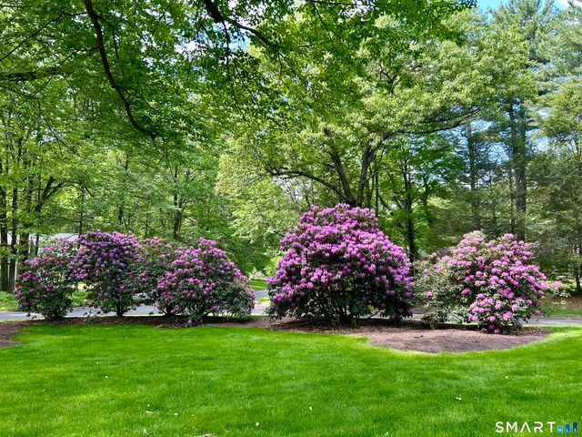 2 Merrywood, Simsbury, CT 06070
