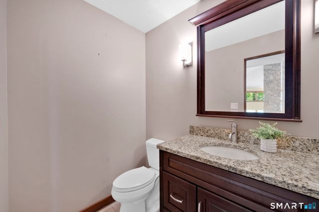 2 Merrywood, Simsbury, CT 06070