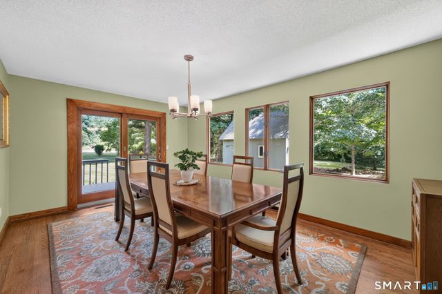2 Merrywood, Simsbury, CT 06070