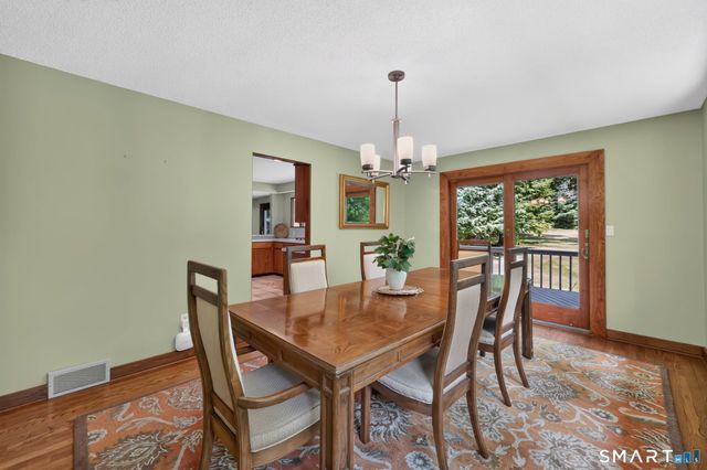 2 Merrywood, Simsbury, CT 06070
