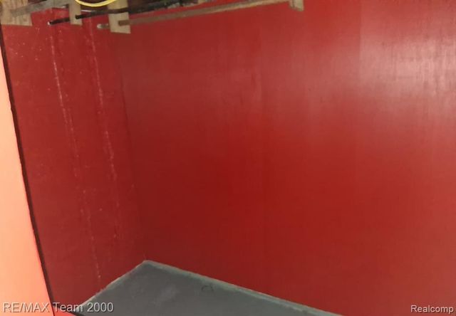 20445 Pinehurst Street, Detroit, MI 48221