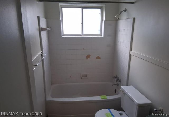 20445 Pinehurst Street, Detroit, MI 48221