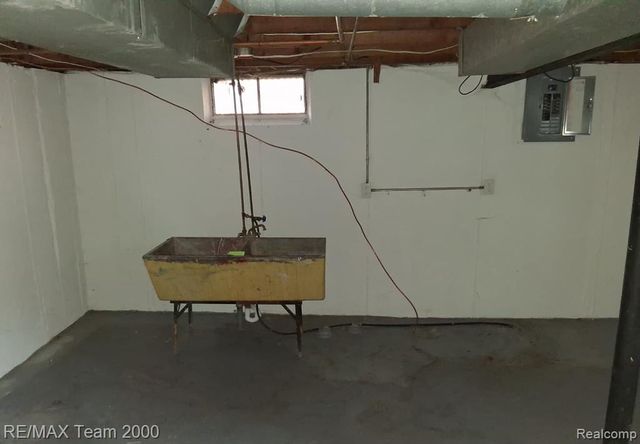 20445 Pinehurst Street, Detroit, MI 48221