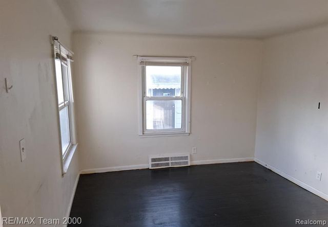 20445 Pinehurst Street, Detroit, MI 48221