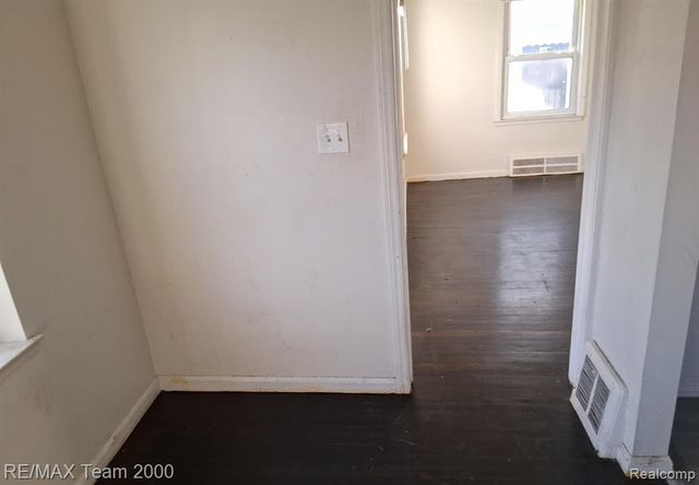 20445 Pinehurst Street, Detroit, MI 48221