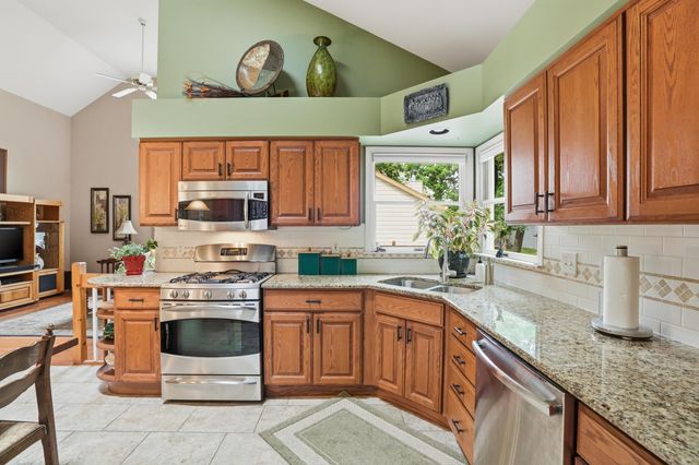7621 Hamlin Street, Crown Point, IN 46307
