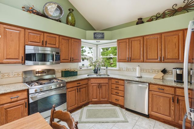 7621 Hamlin Street, Crown Point, IN 46307