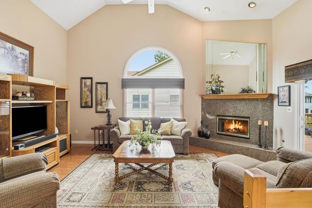7621 Hamlin Street, Crown Point, IN 46307