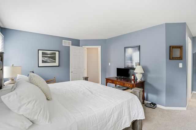7621 Hamlin Street, Crown Point, IN 46307