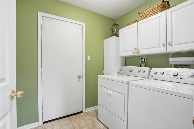 7621 Hamlin Street, Crown Point, IN 46307