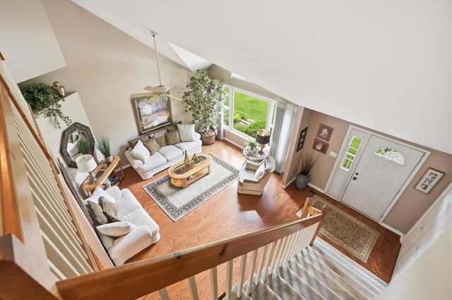 7621 Hamlin Street, Crown Point, IN 46307