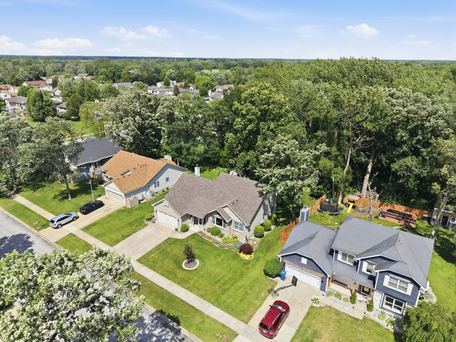 7621 Hamlin Street, Crown Point, IN 46307