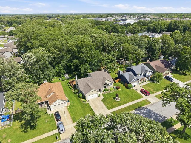 7621 Hamlin Street, Crown Point, IN 46307