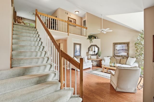 7621 Hamlin Street, Crown Point, IN 46307