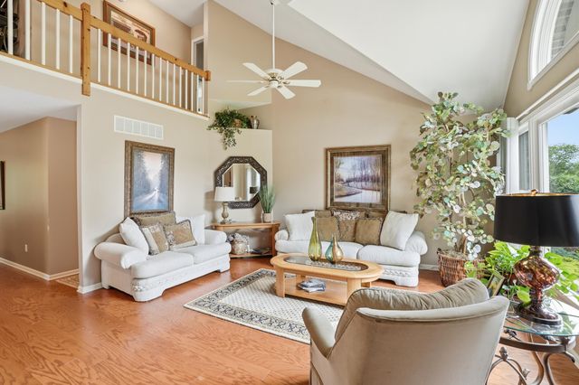 7621 Hamlin Street, Crown Point, IN 46307