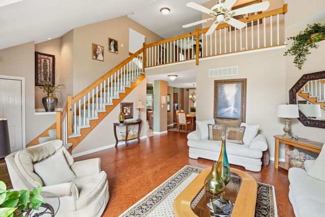 7621 Hamlin Street, Crown Point, IN 46307