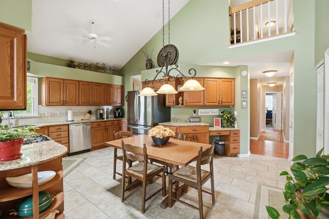 7621 Hamlin Street, Crown Point, IN 46307