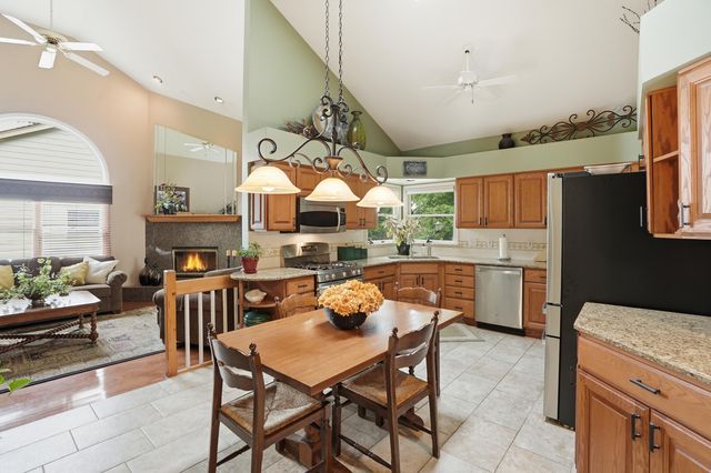 7621 Hamlin Street, Crown Point, IN 46307