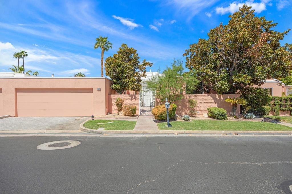 73576 Malabata Drive, Palm Desert, CA 92260