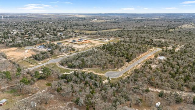 130 Las Cimas DR, Elgin, TX 78621