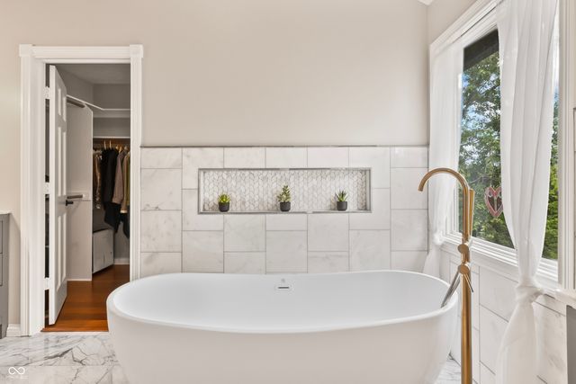8646 Sturgeon Bay Lane, Indianapolis, IN 46236