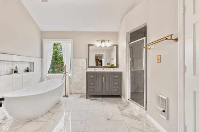 8646 Sturgeon Bay Lane, Indianapolis, IN 46236