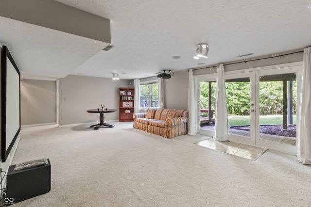 8646 Sturgeon Bay Lane, Indianapolis, IN 46236