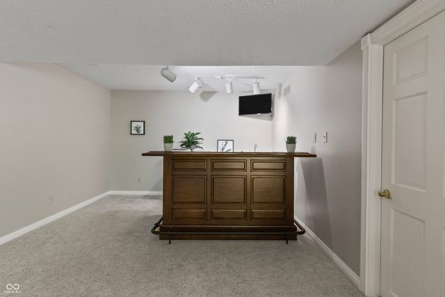 8646 Sturgeon Bay Lane, Indianapolis, IN 46236