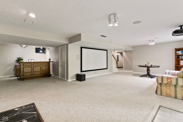8646 Sturgeon Bay Lane, Indianapolis, IN 46236