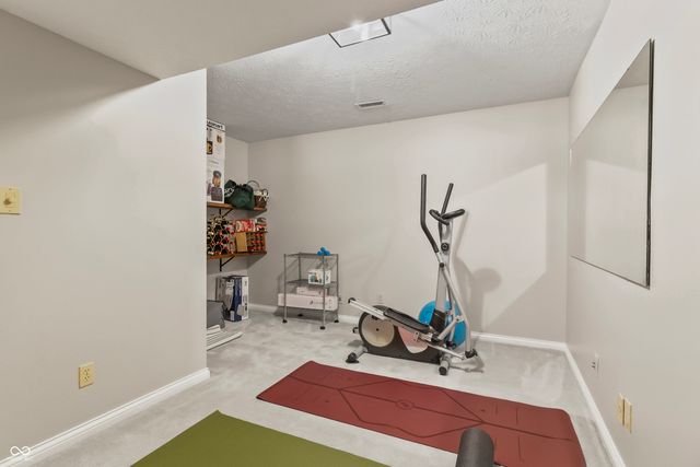 8646 Sturgeon Bay Lane, Indianapolis, IN 46236