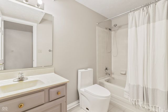 8646 Sturgeon Bay Lane, Indianapolis, IN 46236