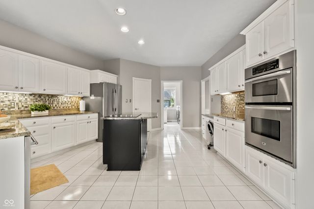 8646 Sturgeon Bay Lane, Indianapolis, IN 46236