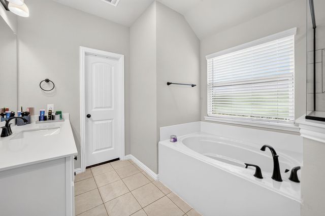 1528 Sidewinder Trail, Weatherford, TX 76087