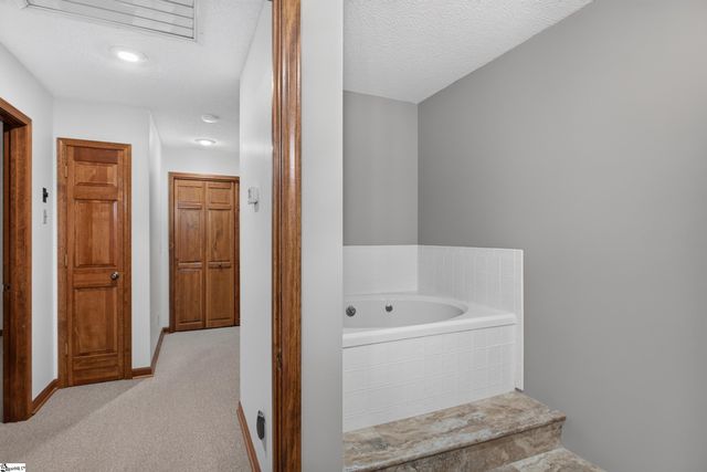 12 Lookout Lane, Salem, SC 29676