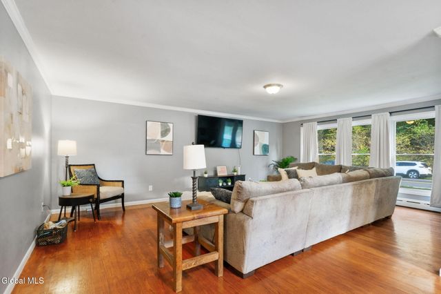 160 Clamsteam Road, Halfmoon, NY 12065