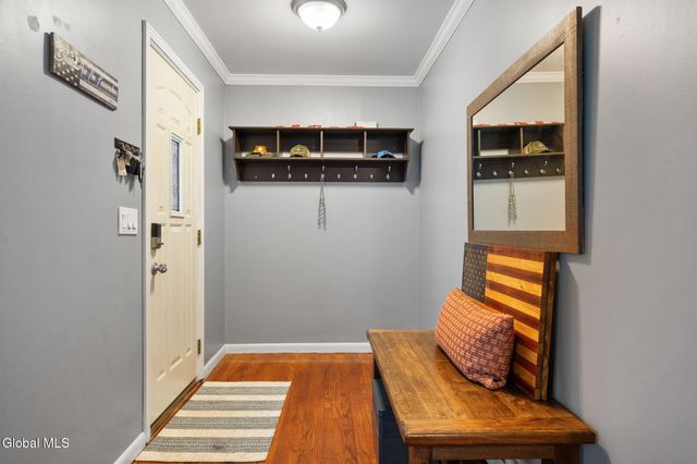 160 Clamsteam Road, Halfmoon, NY 12065