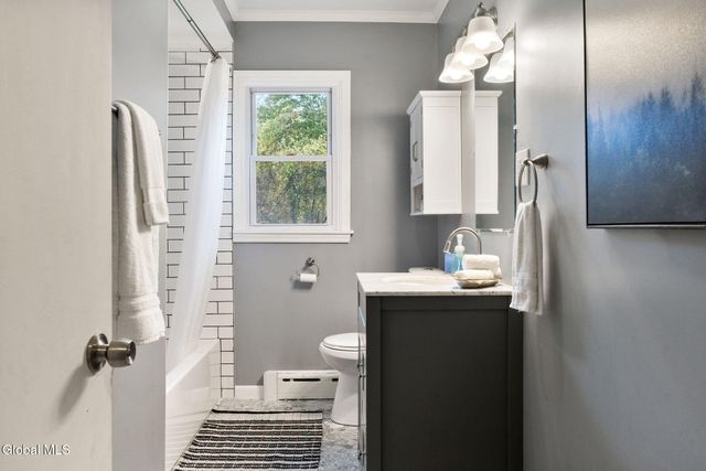 160 Clamsteam Road, Halfmoon, NY 12065