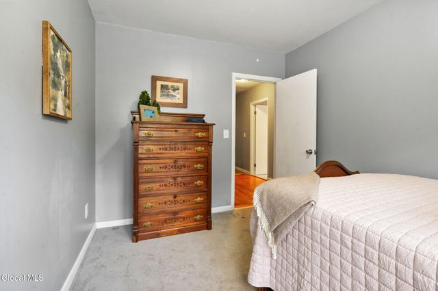 160 Clamsteam Road, Halfmoon, NY 12065