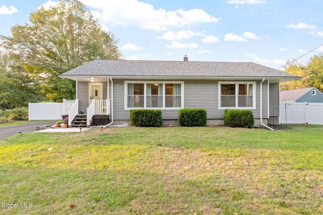 160 Clamsteam Road, Halfmoon, NY 12065