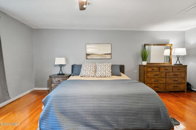 160 Clamsteam Road, Halfmoon, NY 12065