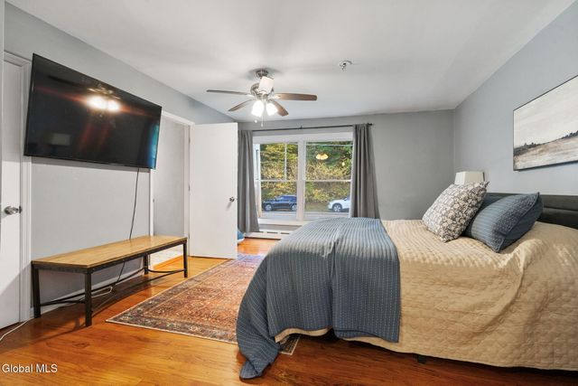 160 Clamsteam Road, Halfmoon, NY 12065