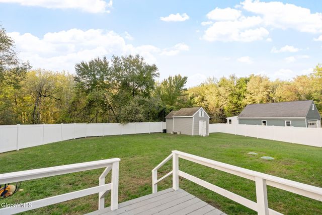 160 Clamsteam Road, Halfmoon, NY 12065