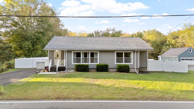 160 Clamsteam Road, Halfmoon, NY 12065