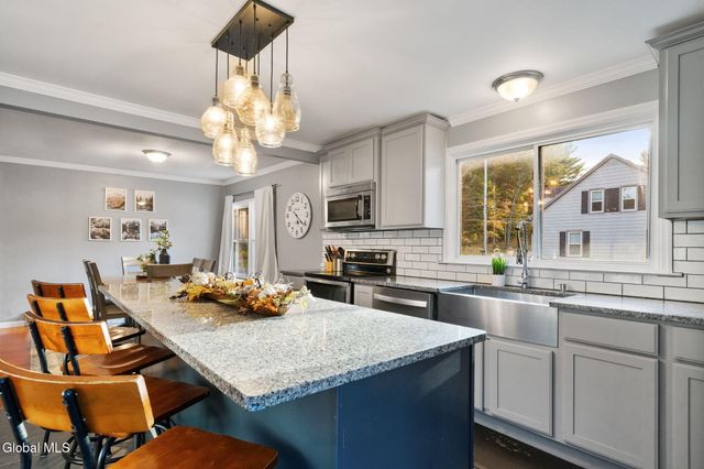 160 Clamsteam Road, Halfmoon, NY 12065