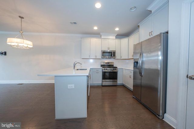 220 CHARLES ELLIS DR, Newtown Square, PA 19073