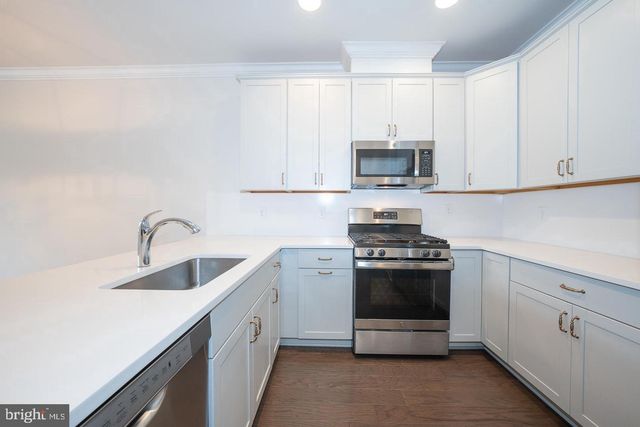 220 CHARLES ELLIS DR, Newtown Square, PA 19073