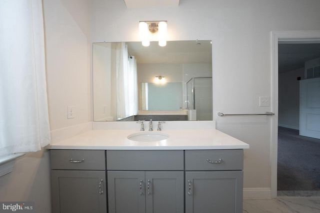 220 CHARLES ELLIS DR, Newtown Square, PA 19073