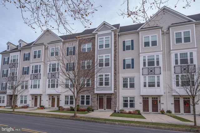 220 CHARLES ELLIS DR, Newtown Square, PA 19073