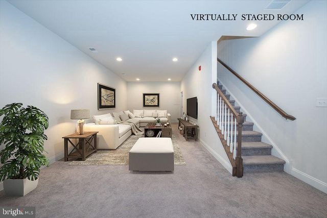 220 CHARLES ELLIS DR, Newtown Square, PA 19073