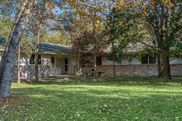 14 W Surrey Lane, Barrington Hills, IL 60010